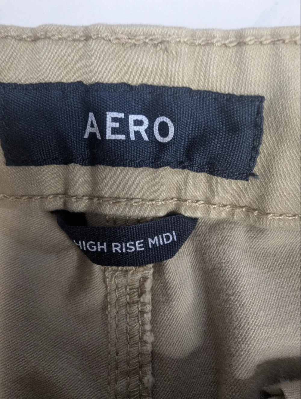 Aeropostale Aero High Rise Midi Shorts Khaki Tan Chino Cuffed Size 4
